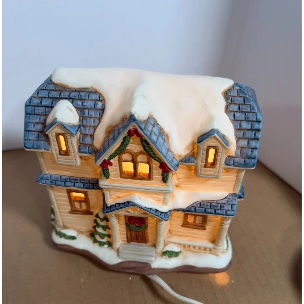 Vintage Homco Christmas Village Johnson House Lighted #5505 Illuminated Working!